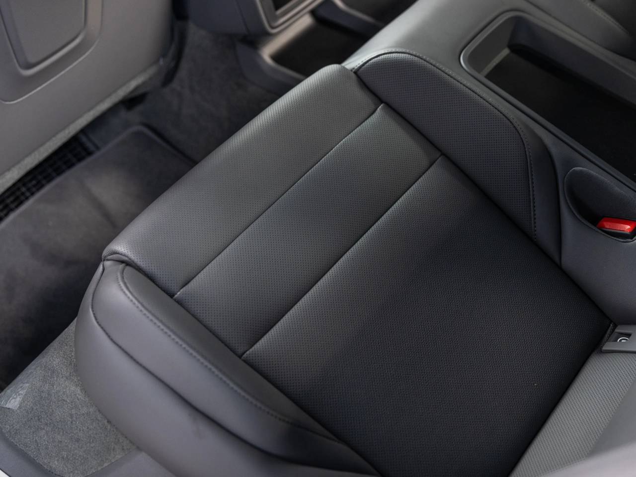 2025 Porsche Taycan Taycan 4