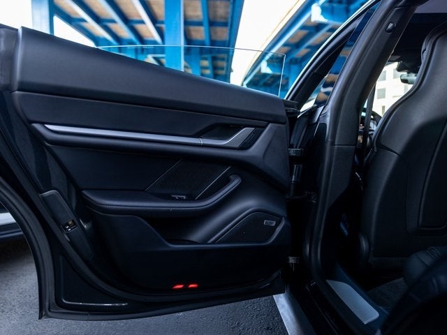 2025 Porsche Taycan Taycan