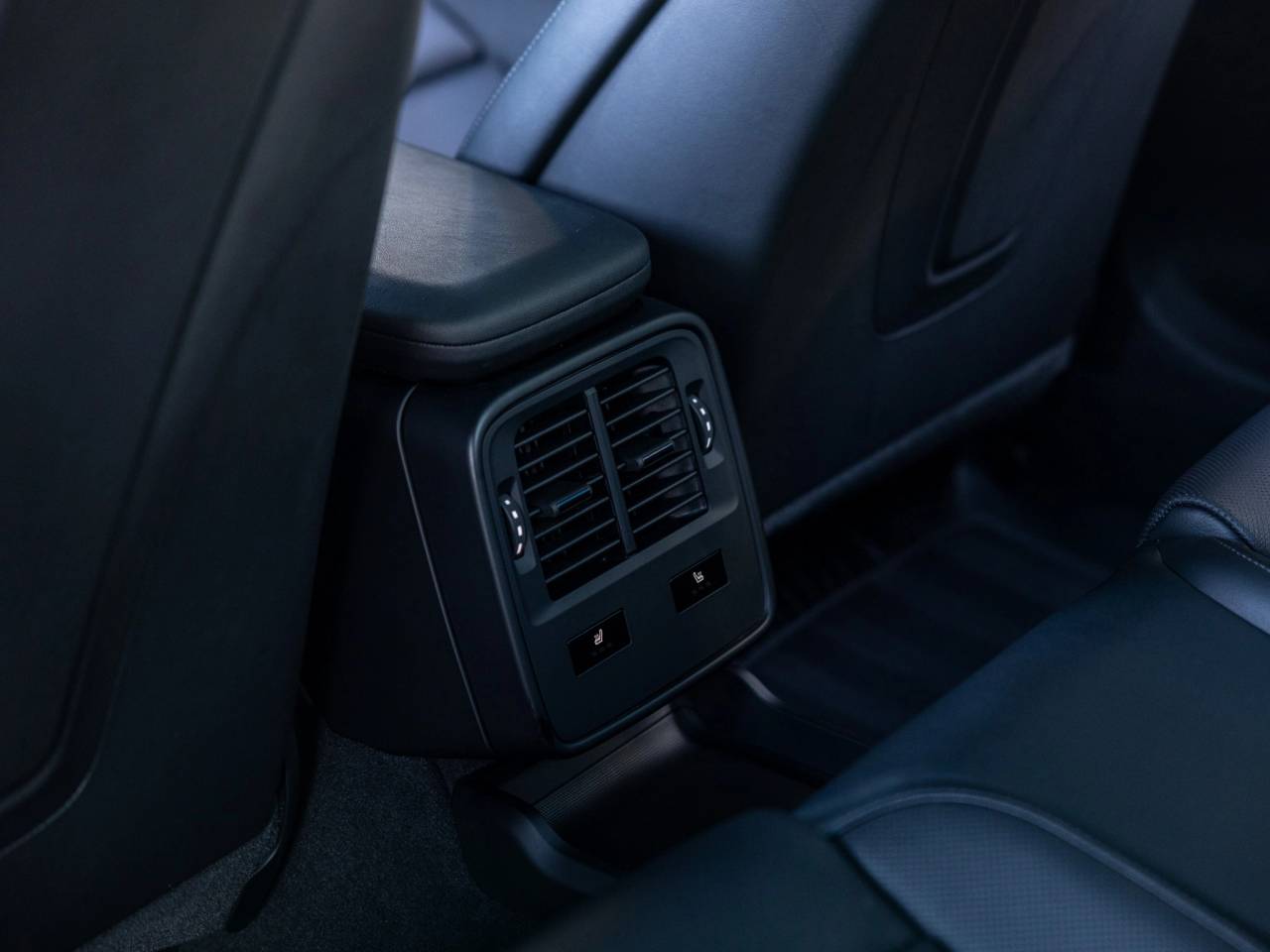 2025 Porsche Taycan Taycan