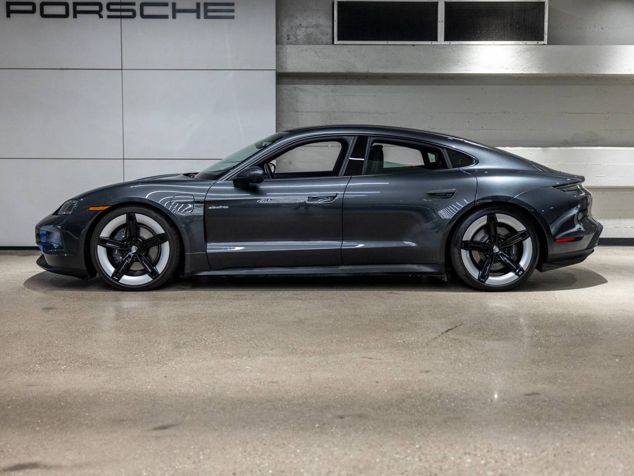 2025 Porsche Taycan Taycan