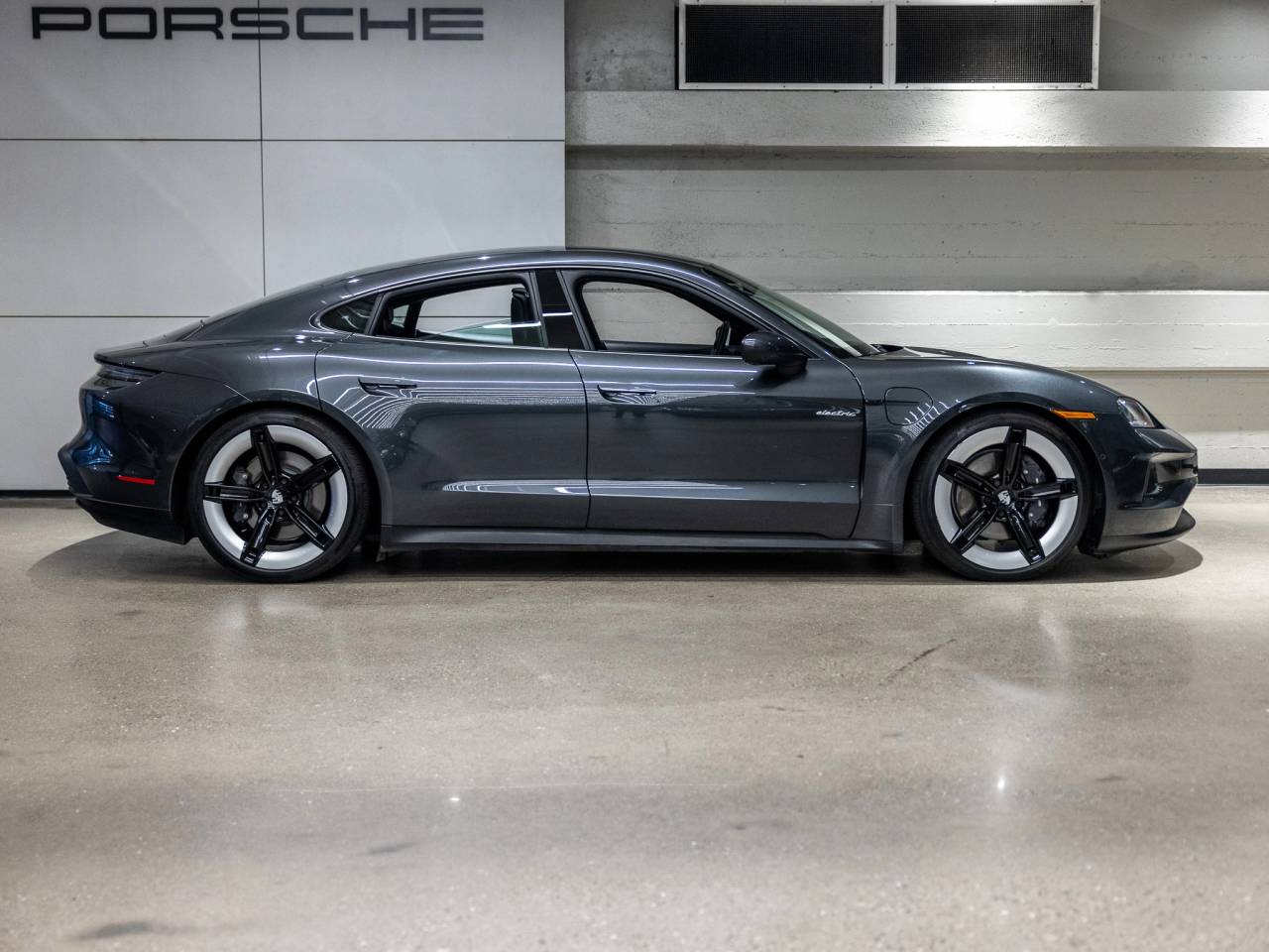 2025 Porsche Taycan Taycan