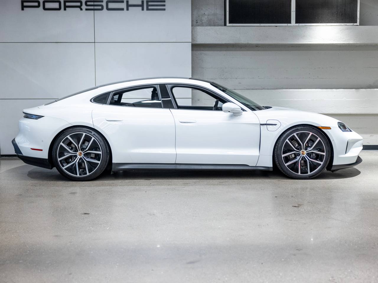 2025 Porsche Taycan Taycan