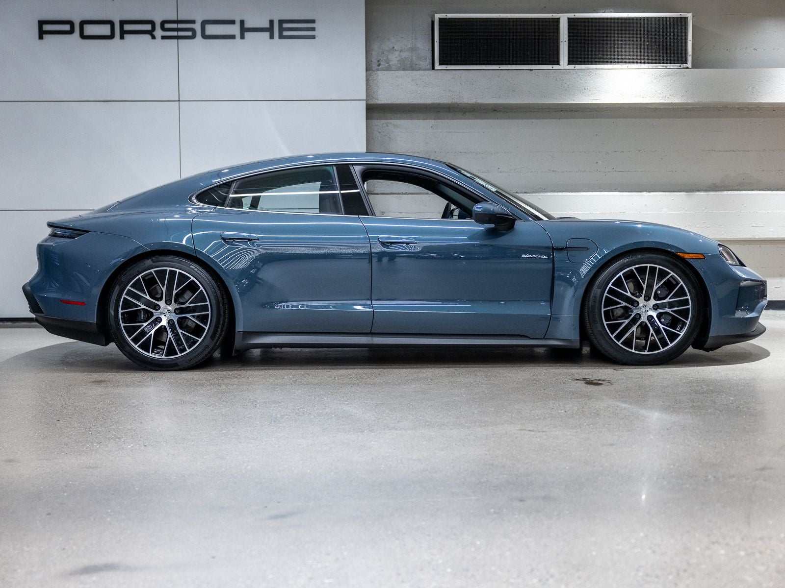 2025 Porsche Taycan Taycan 4