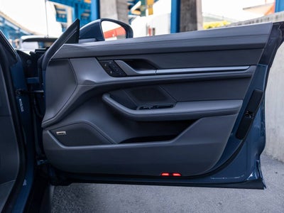 2025 Porsche Taycan Taycan 4
