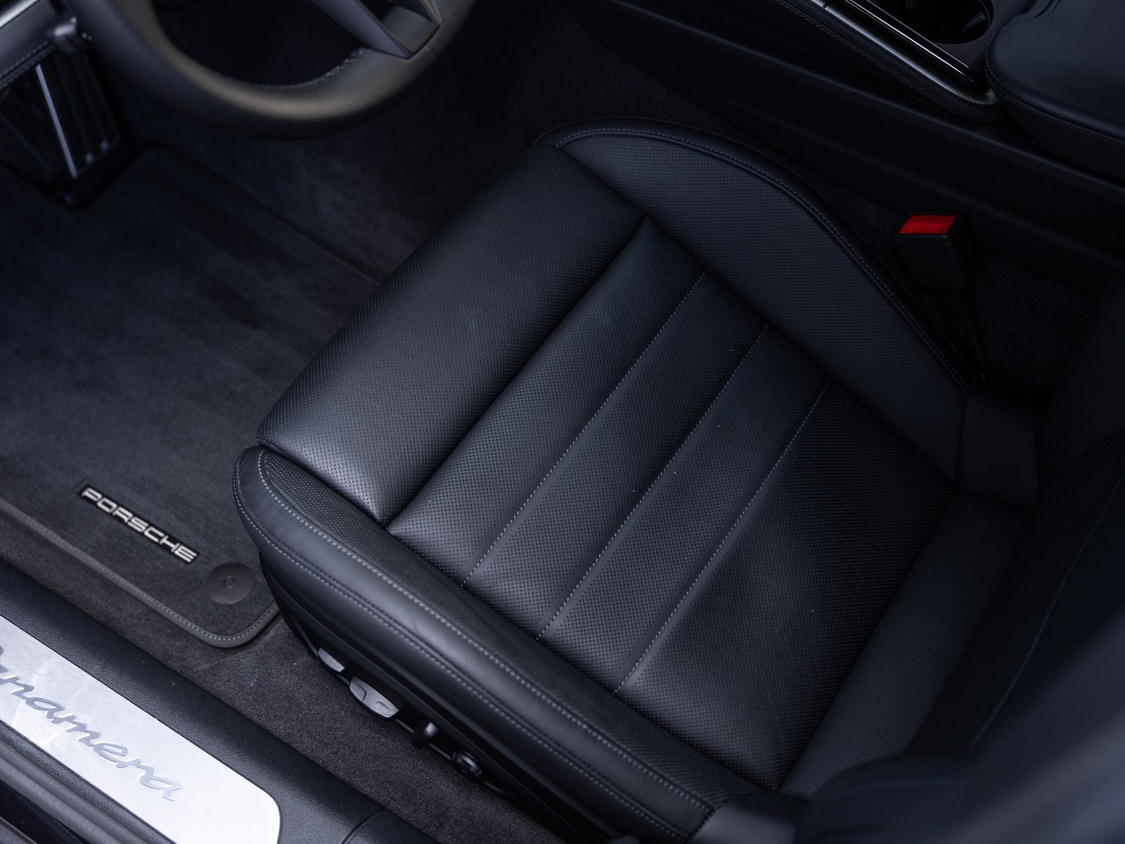 2025 Porsche Panamera Base