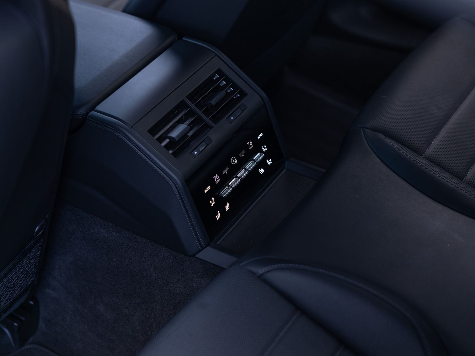 2025 Porsche Panamera Base