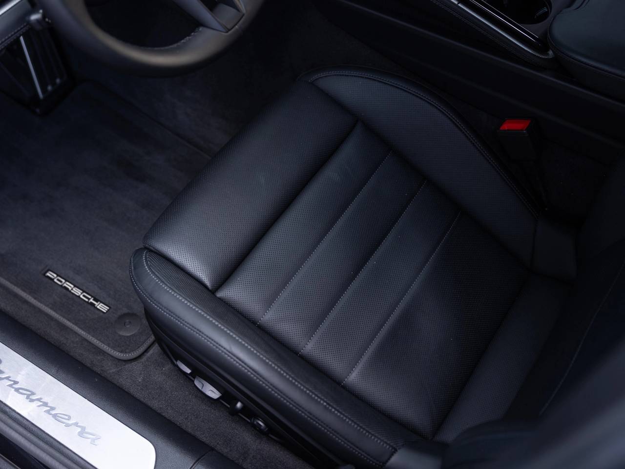 2025 Porsche Panamera Base