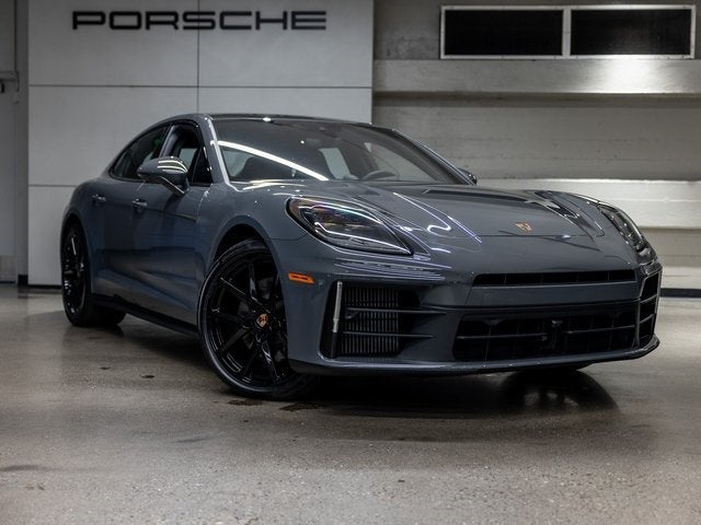2026 Porsche Panamera 4