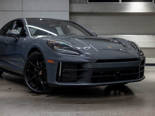 2026 Porsche Panamera 4