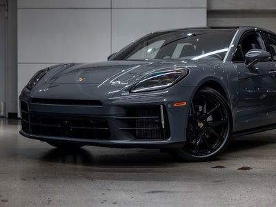 2026 Porsche Panamera 4