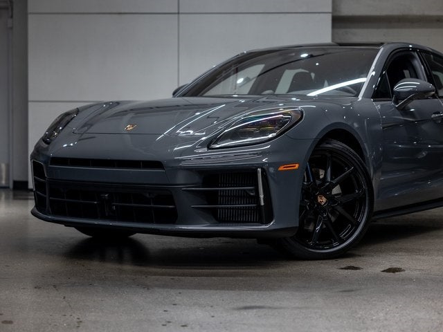 2026 Porsche Panamera 4
