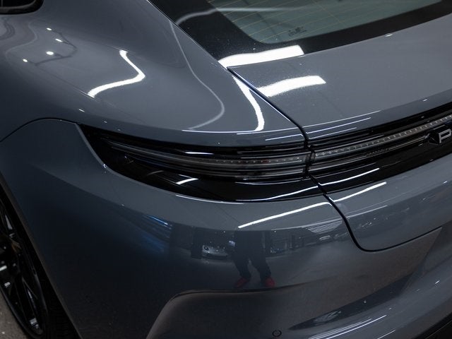 2026 Porsche Panamera 4