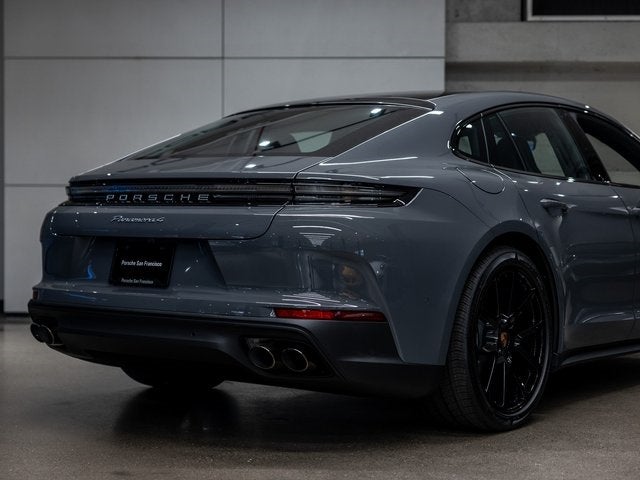 2026 Porsche Panamera 4