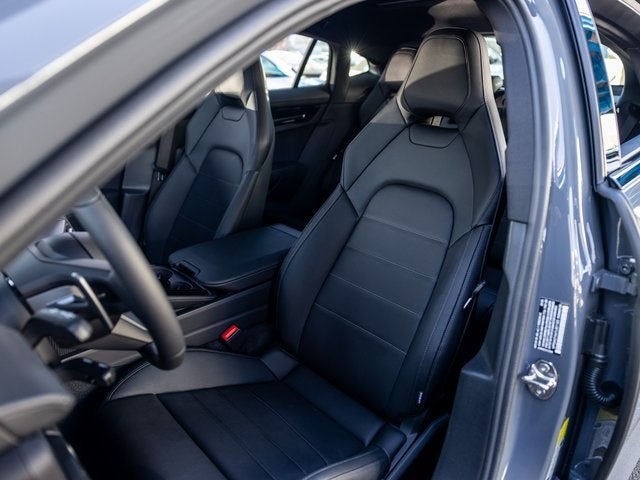 2026 Porsche Panamera 4