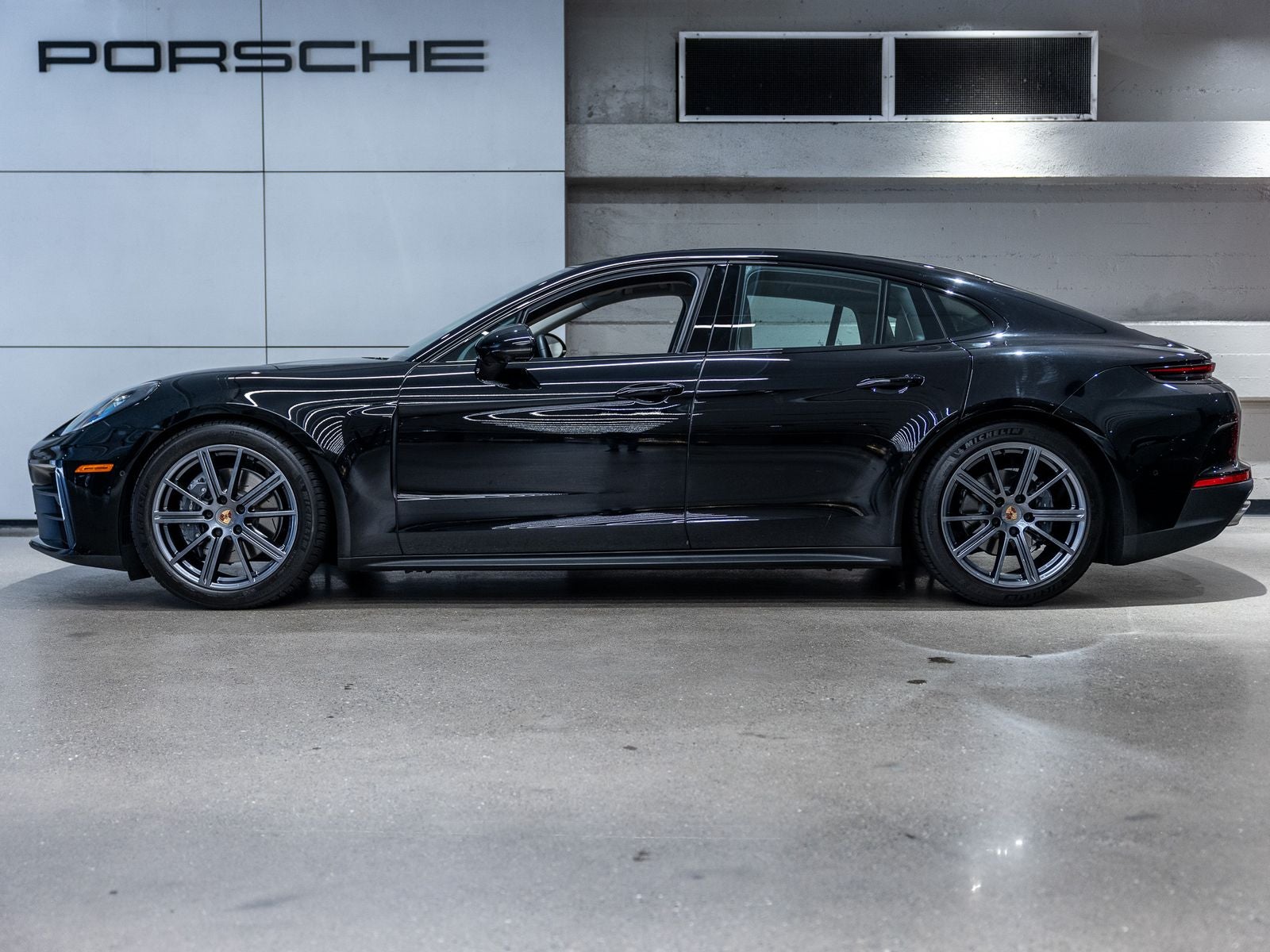 2025 Porsche Panamera Panamera