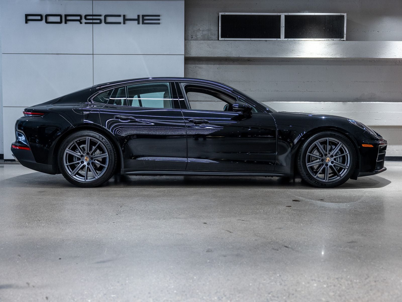 2025 Porsche Panamera Panamera