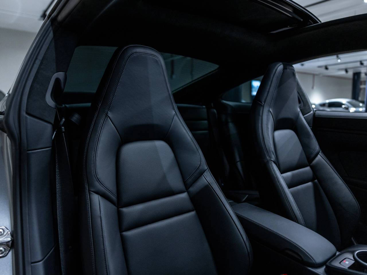 2025 Porsche 911 911 Carrera GTS