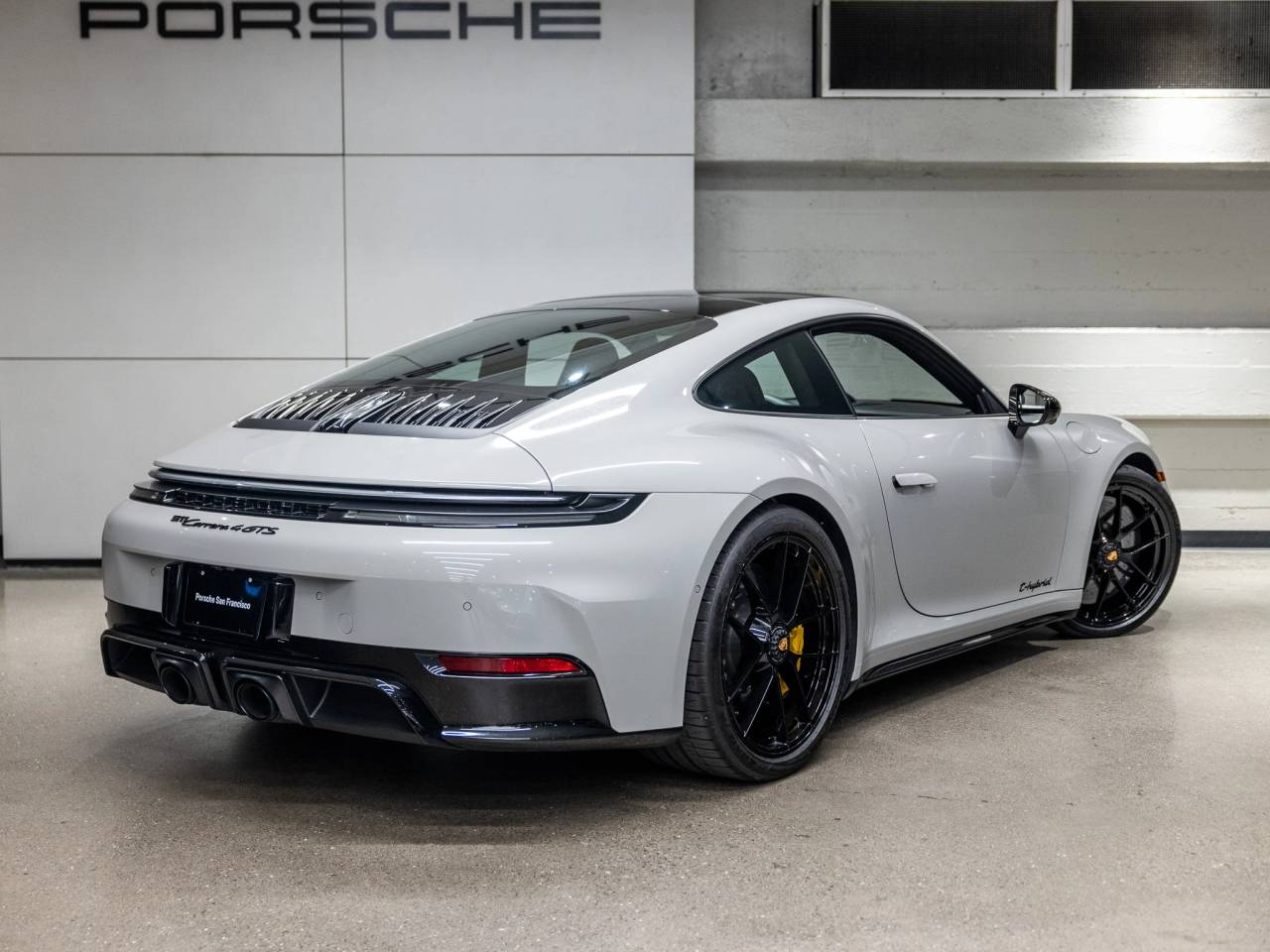 2025 Porsche 911 911 Carrera 4 GTS