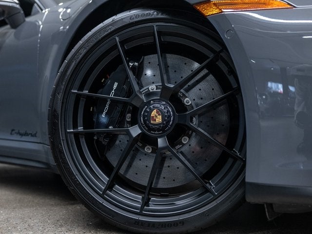 2025 Porsche 911 Carrera GTS