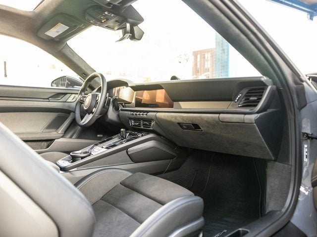 2025 Porsche 911 Carrera GTS