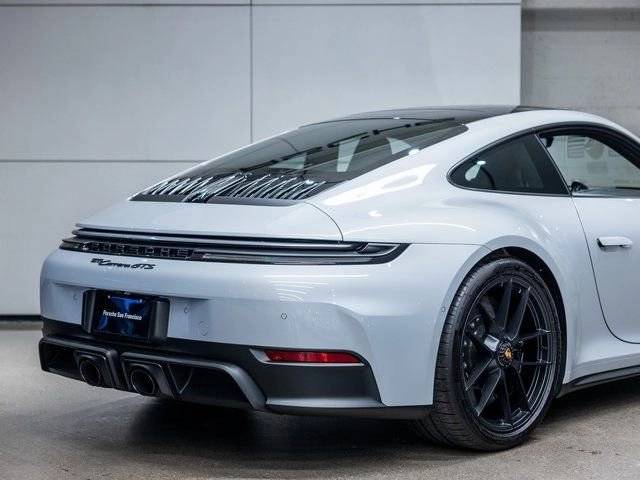 2025 Porsche 911 911 Carrera GTS