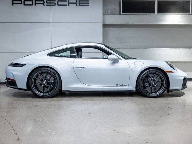 2025 Porsche 911 911 Carrera GTS