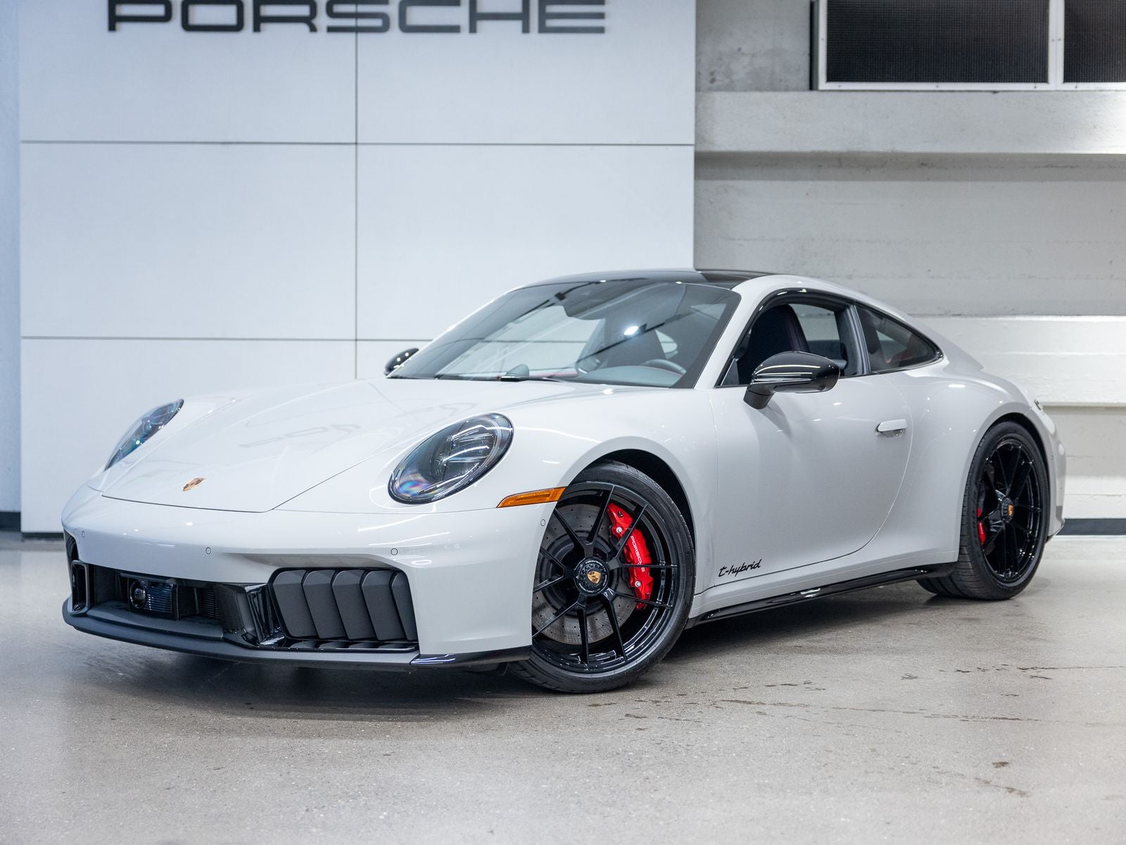 2026 Porsche 911 Carrera 4 GTS