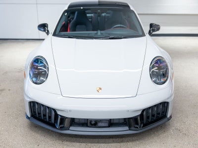 2026 Porsche 911 Carrera 4 GTS