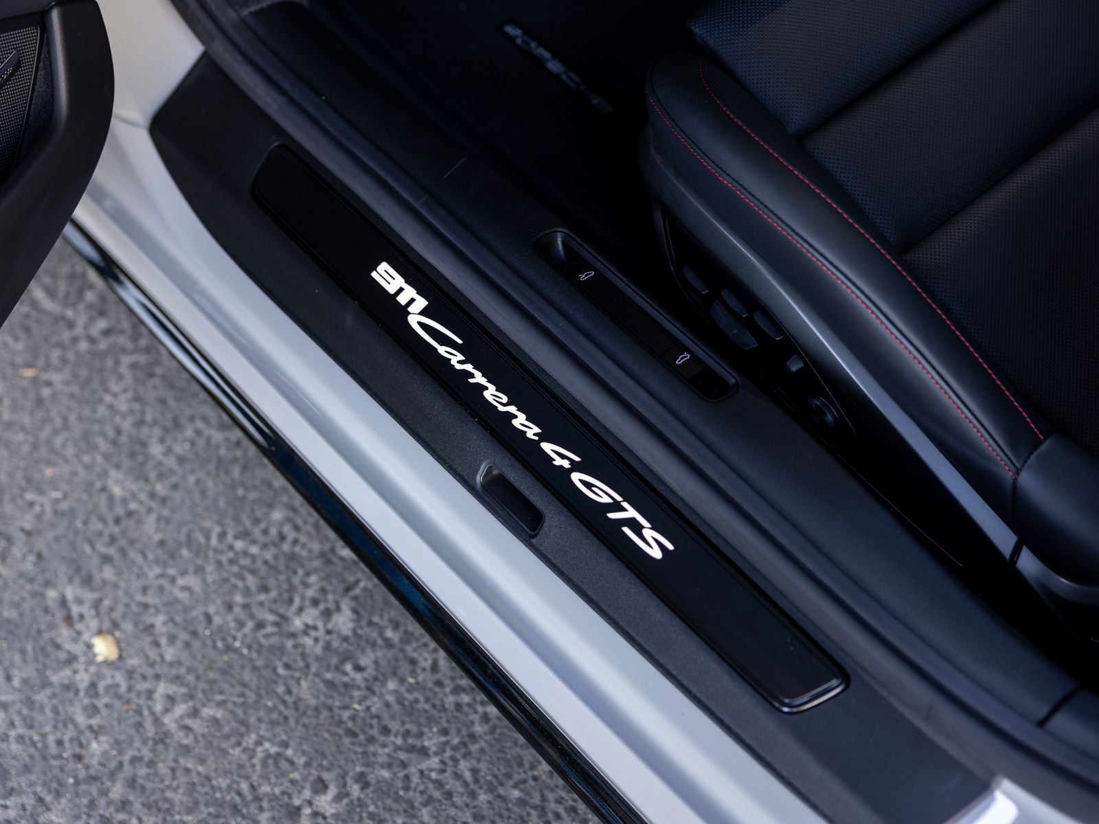 2026 Porsche 911 Carrera 4 GTS