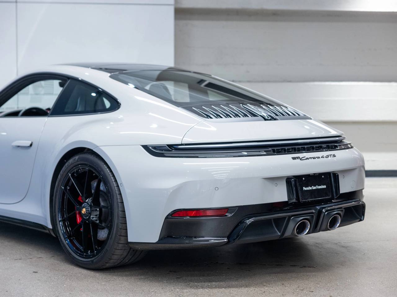2026 Porsche 911 Carrera 4 GTS