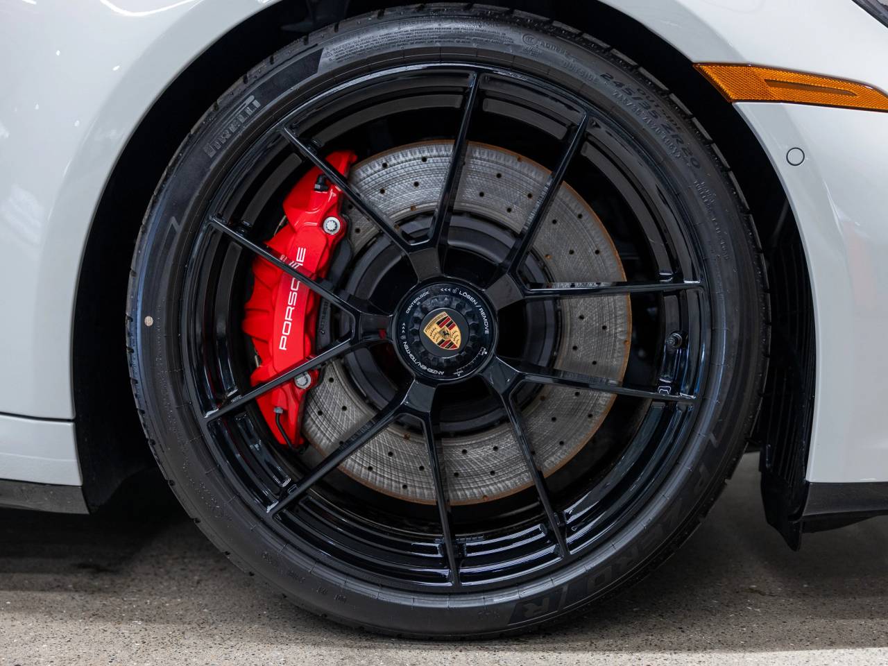 2026 Porsche 911 Carrera 4 GTS