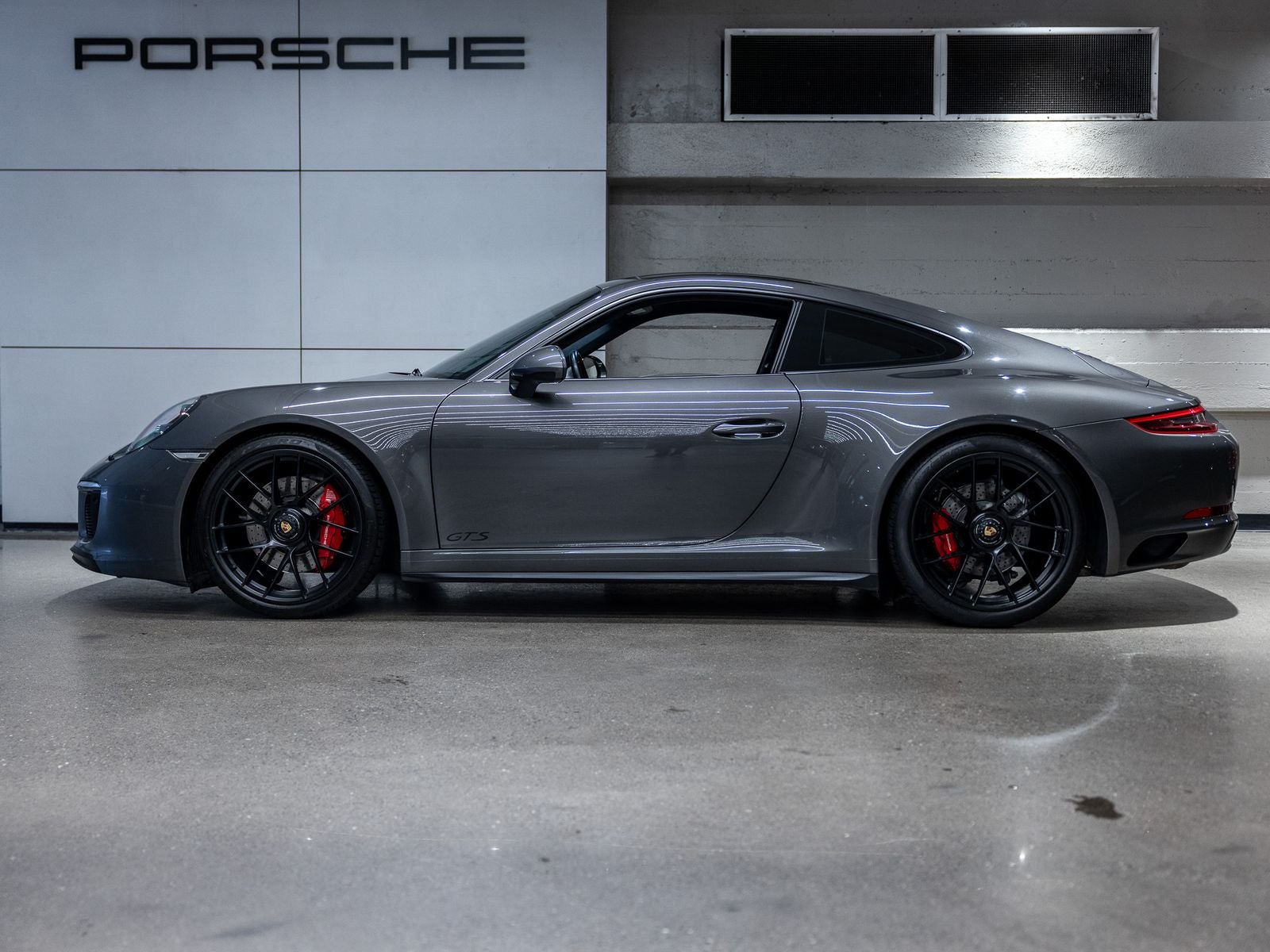 2018 Porsche 911 Carrera GTS