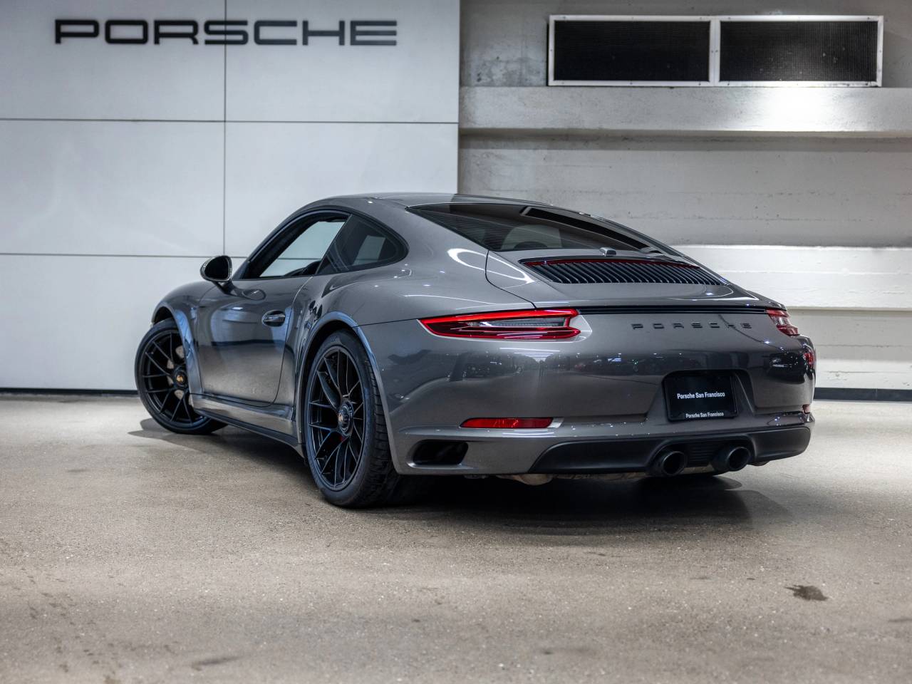 2018 Porsche 911 Carrera GTS