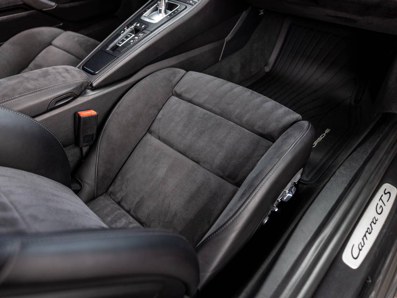 2018 Porsche 911 Carrera GTS