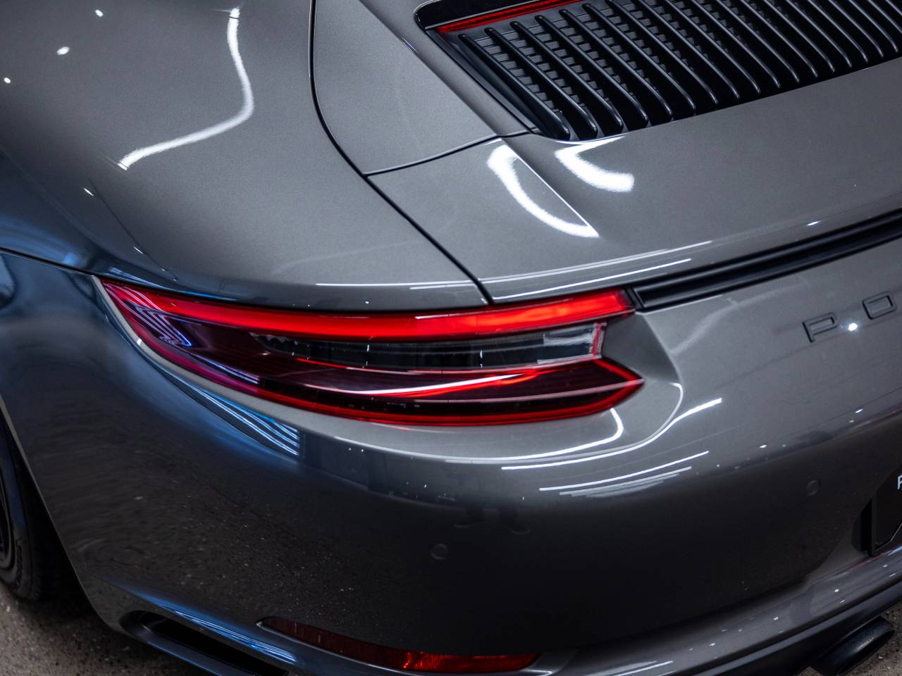 2018 Porsche 911 Carrera GTS