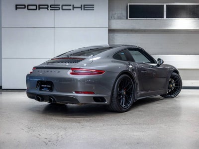 2018 Porsche 911 Carrera GTS