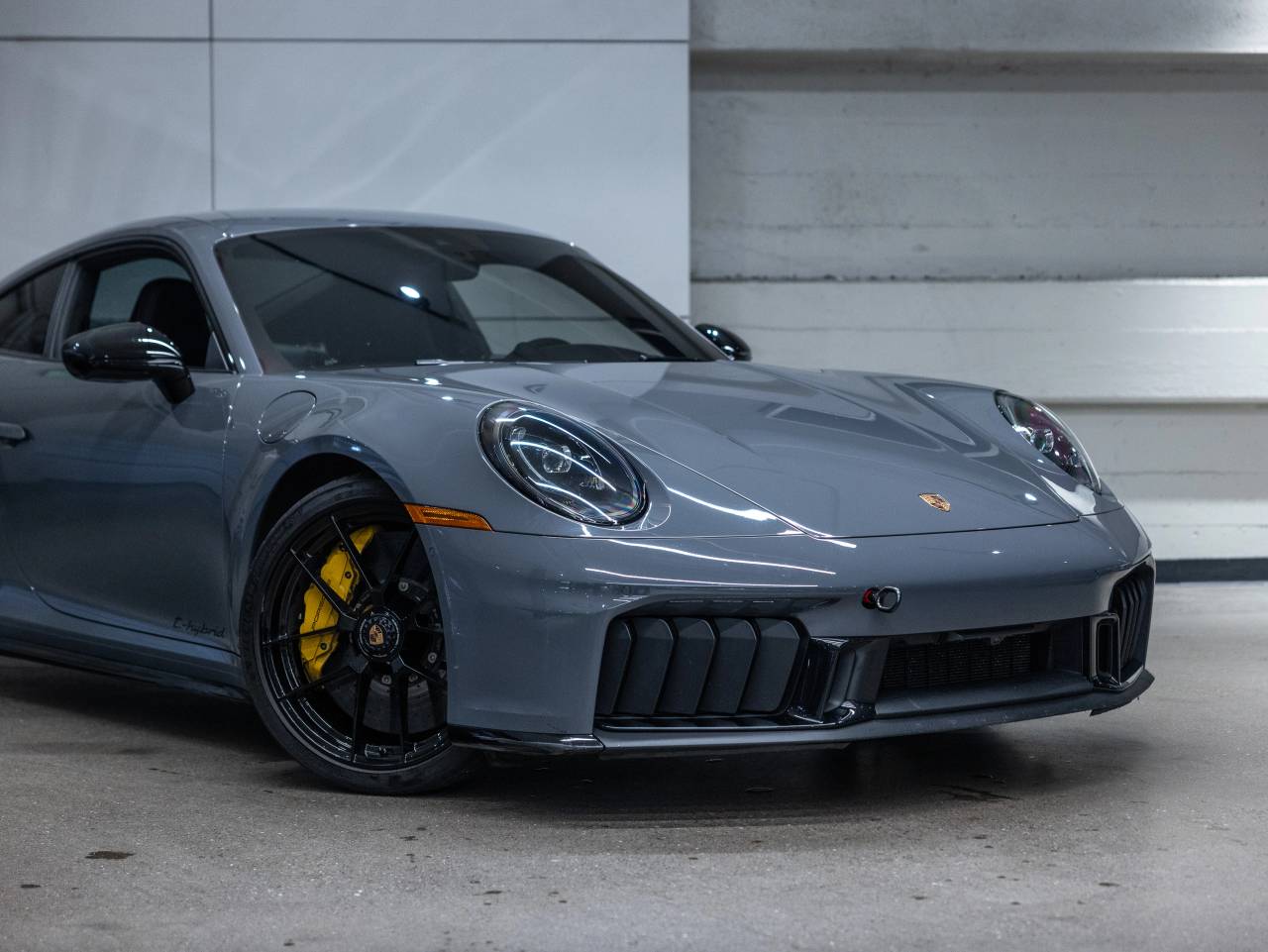 2025 Porsche 911 911 Carrera 4 GTS