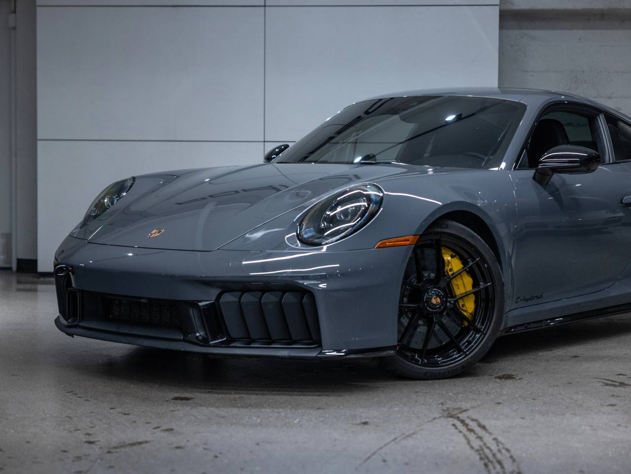 2025 Porsche 911 911 Carrera 4 GTS