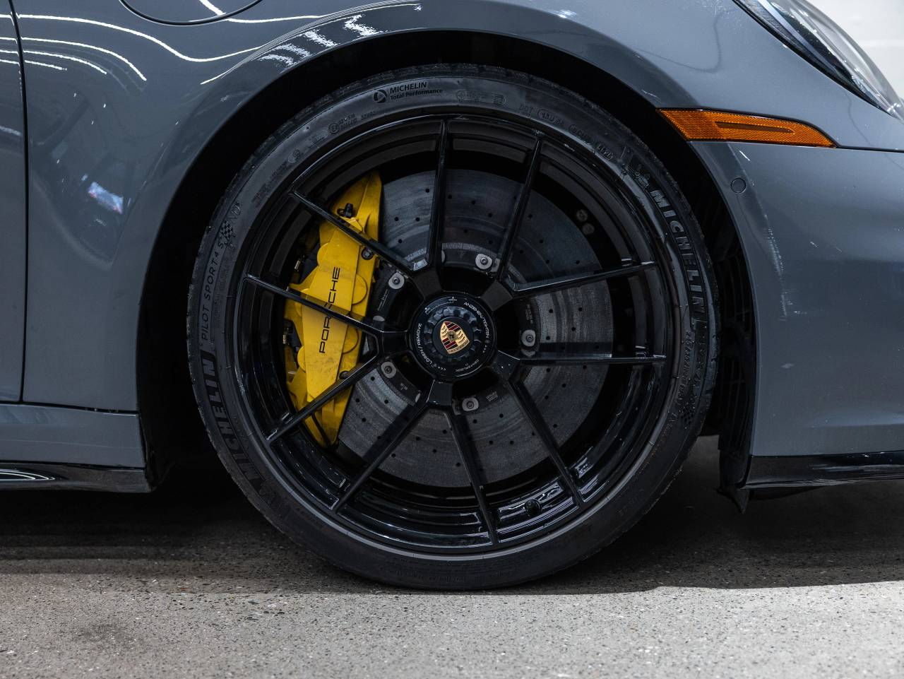 2025 Porsche 911 911 Carrera 4 GTS