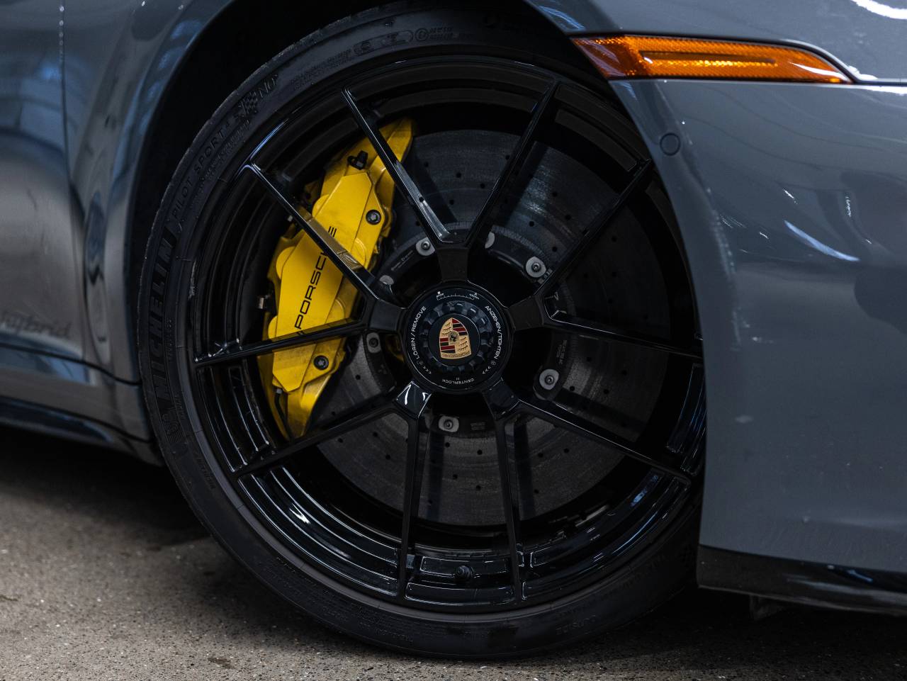 2025 Porsche 911 911 Carrera 4 GTS