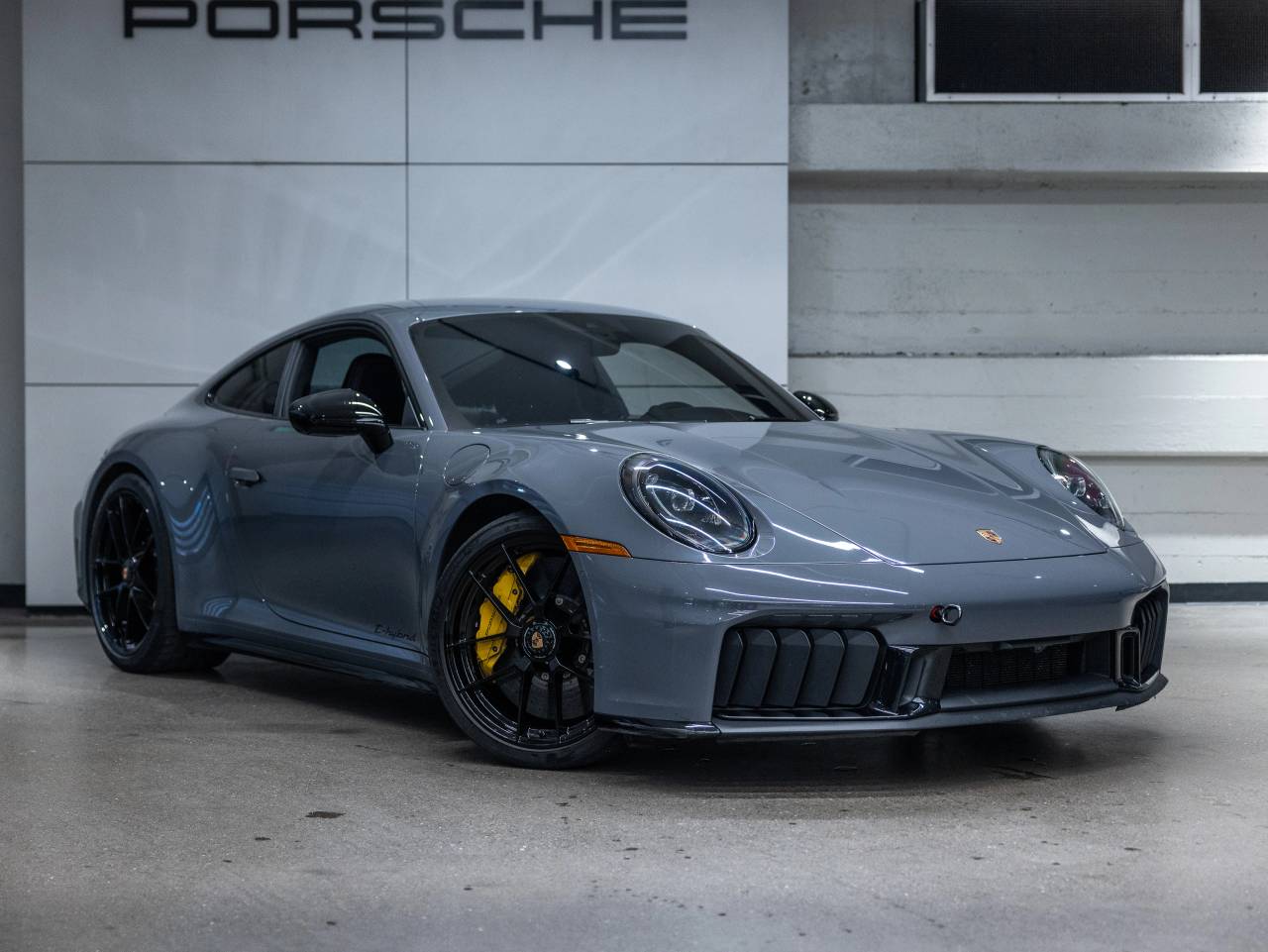 2025 Porsche 911 911 Carrera 4 GTS