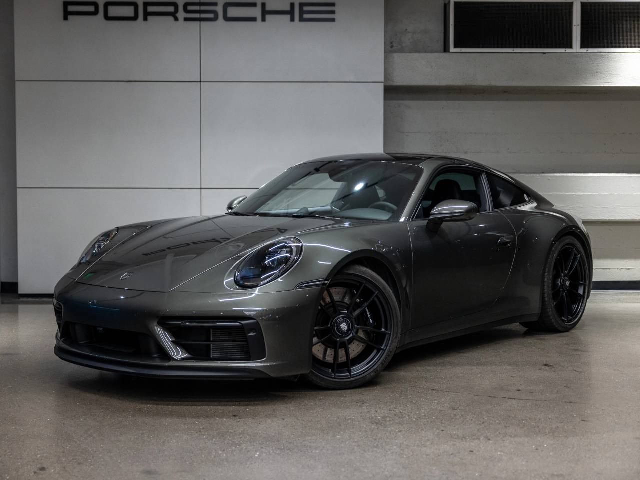 2024 Porsche 911 Carrera 4 GTS