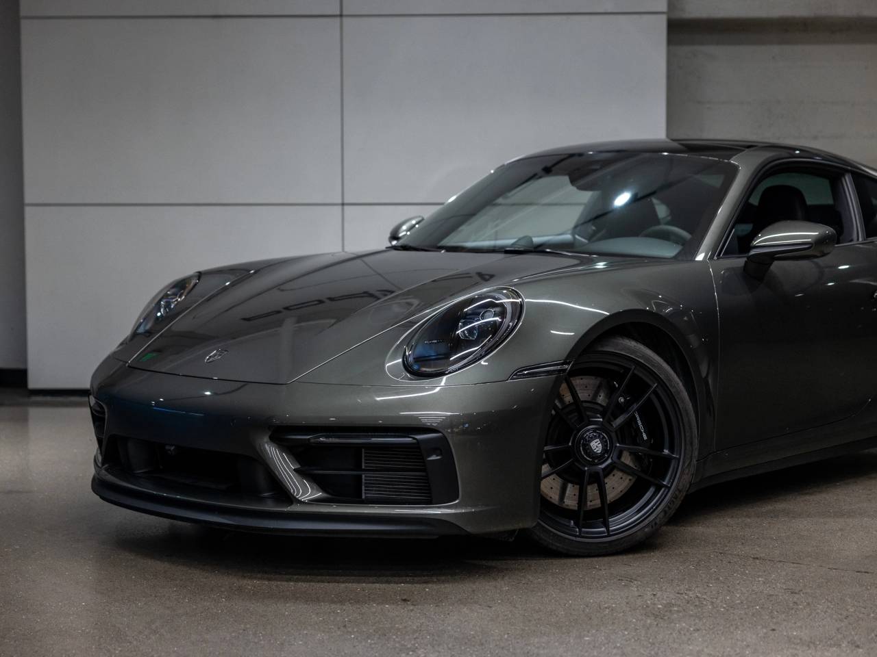 2024 Porsche 911 Carrera 4 GTS