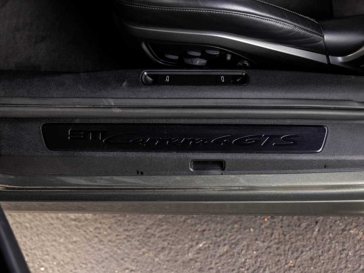 2024 Porsche 911 Carrera 4 GTS