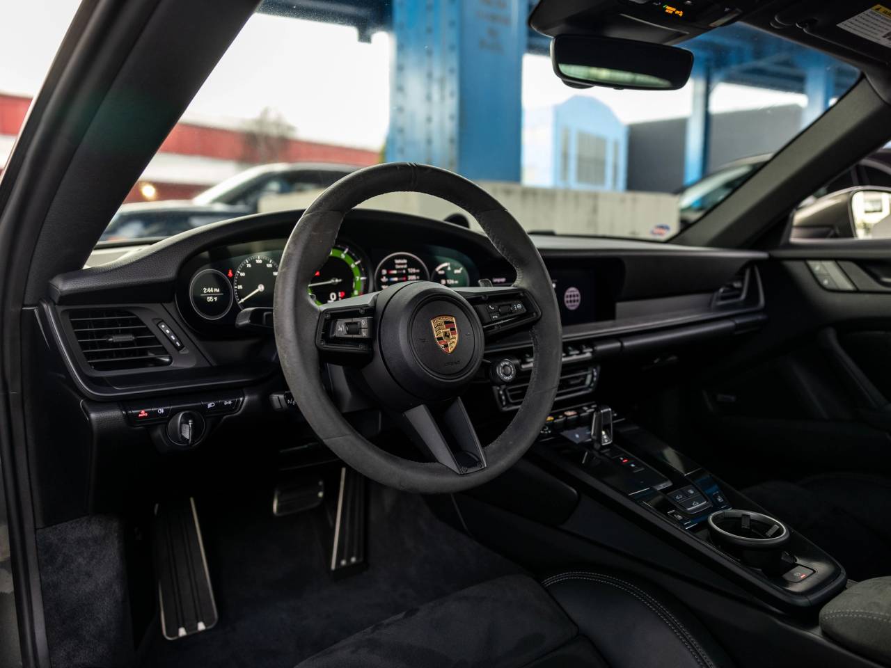 2024 Porsche 911 Carrera 4 GTS