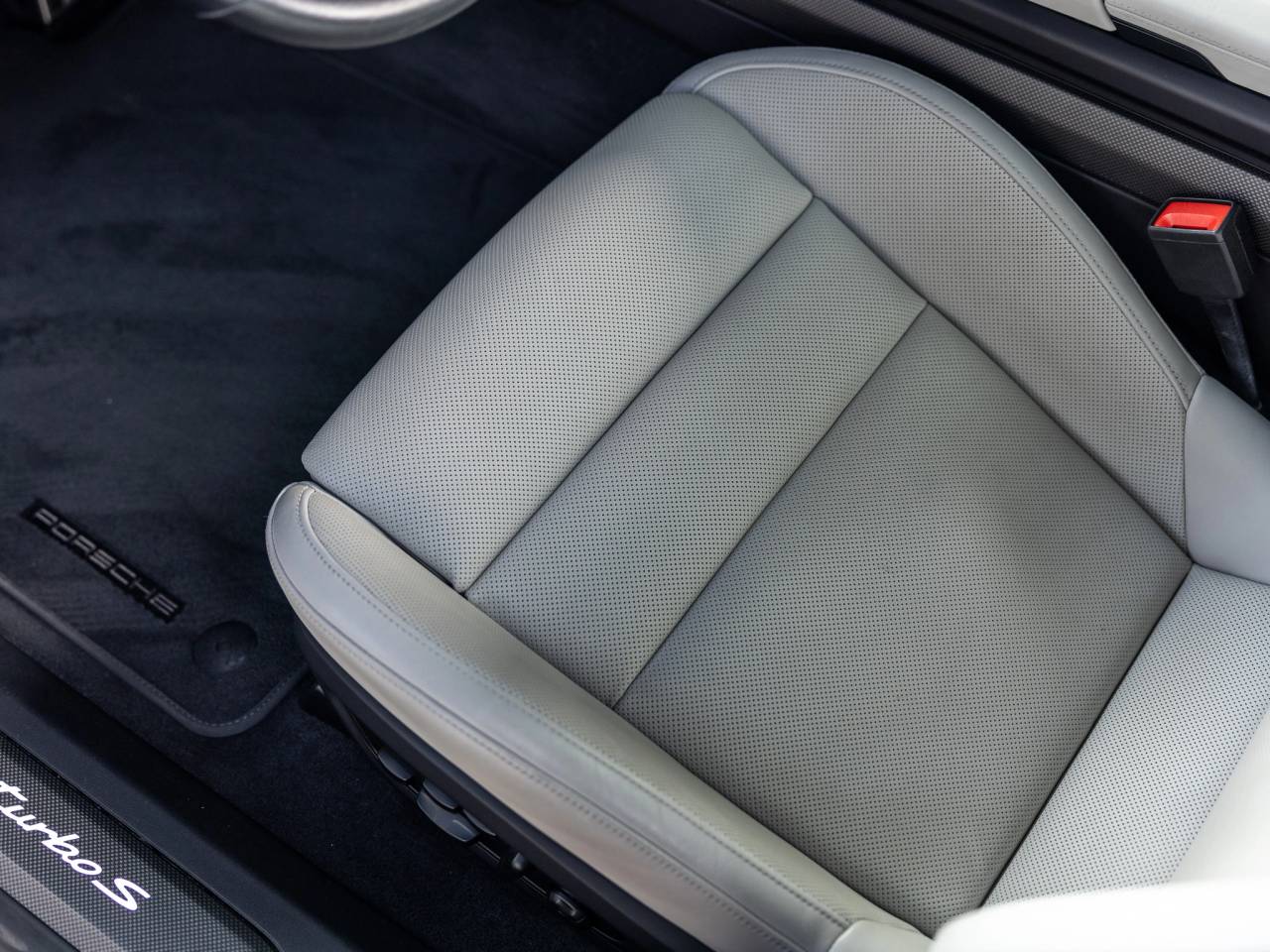 2021 Porsche Taycan Turbo S