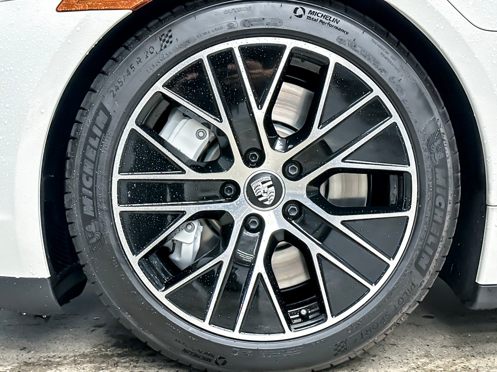 2024 Porsche Taycan Taycan Turbo (MY24)