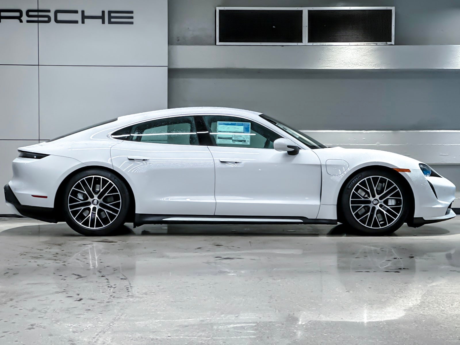 2024 Porsche Taycan Taycan Turbo (MY24)