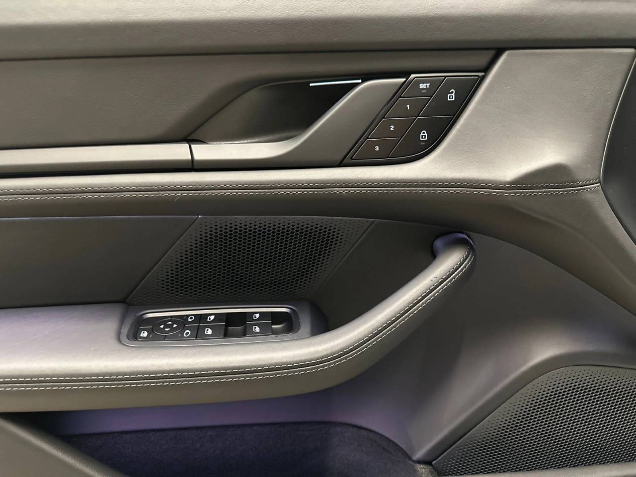 2024 Porsche Taycan Taycan Turbo (MY24)