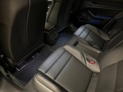 2024 Porsche Taycan Taycan Turbo (MY24)